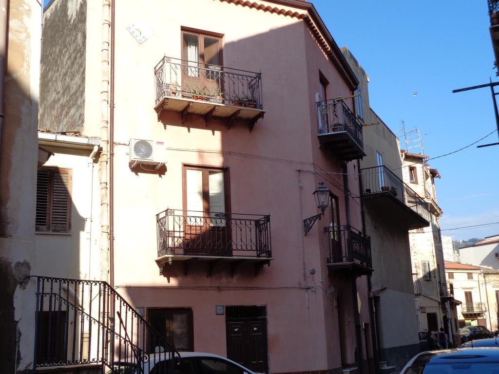 Casa Luigi Sergio - Affitto Breve Apartment Santo Stefano di Camastra Phòng bức ảnh